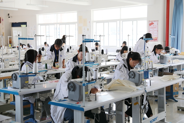 1716542346183029.jpg 會理現(xiàn)代職校舉辦第十三屆學(xué)生職業(yè)技能大賽2.JPG